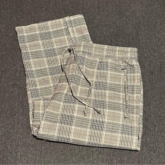 Forever 21 Other - Forever 21 Men plaid tapered pants // medium